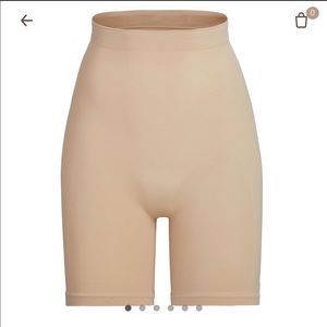 Skims sculpting short above the knee 2xl/3xl